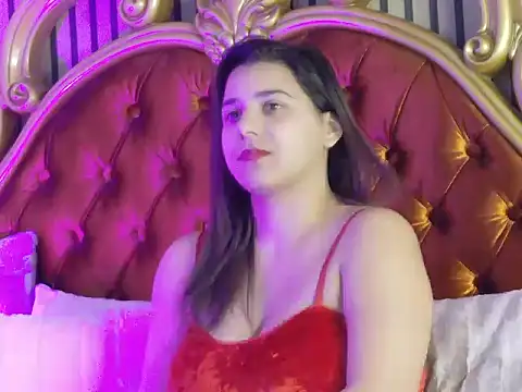 Snapshot of MadisonCharm chatting on 01-19-26, 07:56 MadisonCharm online show from 01-19-26, 07:56