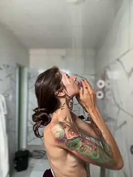 Snapshot of casalskunk chatting on 12-21-25, 11:39 casalskunk online show from 12-21-25, 11:39