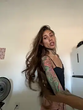 Snapshot of casalskunk chatting on 01-06-26, 03:27 casalskunk online show from 01-06-26, 03:27