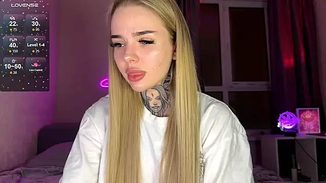 Snapshot of bklfen chatting on 02-08-26, 06:44 bklfen online show from 02-08-26, 06:44