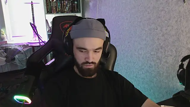 Snapshot of Nik_Namee chatting on 10-08-25, 02:04 Nik Namee online show from 10-08-25, 02:04