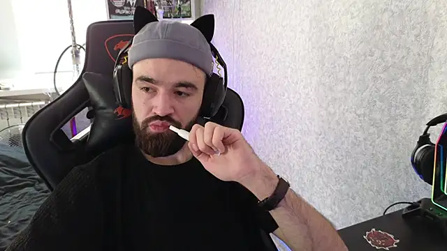 Snapshot of Nik_Namee chatting on 10-18-25, 09:10 Nik Namee online show from 10-18-25, 09:10