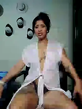 AndreaMooure  online show from 10-15-25, 11:54