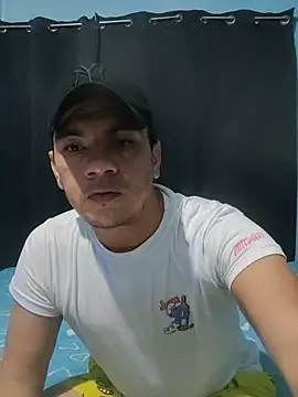 Snapshot of Aturo77 chatting on 11-17-25, 02:28 Aturo77 online show from 11-17-25, 02:28