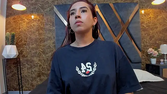 Vittoria Conti  online show from 11-11-25, 05:13