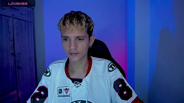 tylernova online show from 03-10-26, 04:06