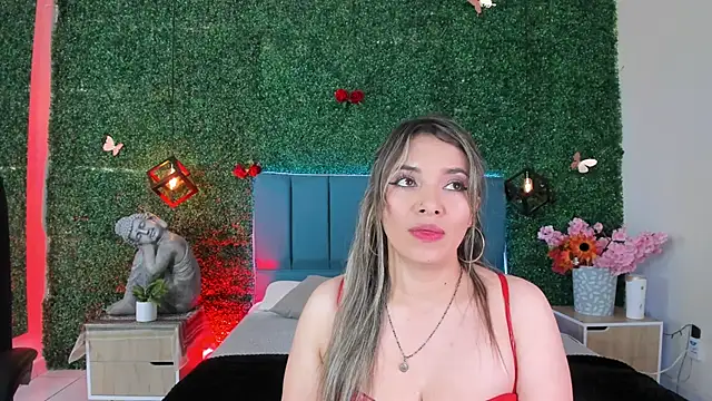 Kiaraa88 online show from 06-11-26, 07:56