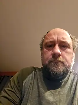 Snapshot of akstr8 chatting on 10-21-25, 04:08 akstr8 online show from 10-21-25, 04:08