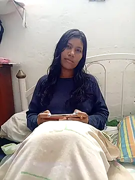 Snapshot of Adriana_20 chatting on 11-20-25, 01:39 Adriana 20 online show from 11-20-25, 01:39