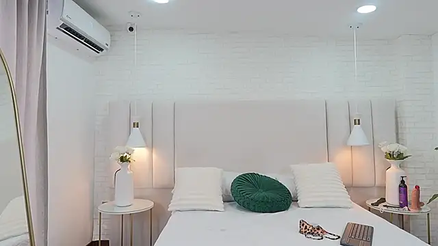 nina gb online show from 06-22-26, 07:55