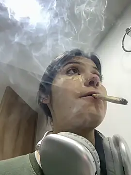 Snapshot of majo_gallego chatting on 12-15-25, 12:48 majo gallego online show from 12-15-25, 12:48