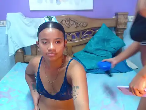 AmaliaAndAngely online show from 11-13-25, 05:23