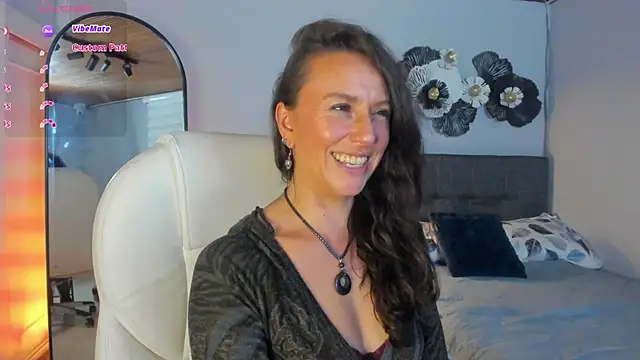 indigo wild  online show from 11-08-25, 11:14