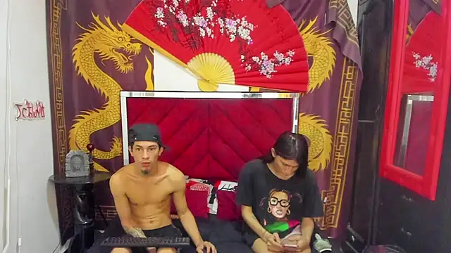 Snapshot of Pride_couple chatting on 12-19-25, 11:23 Pride couple online show from 12-19-25, 11:23