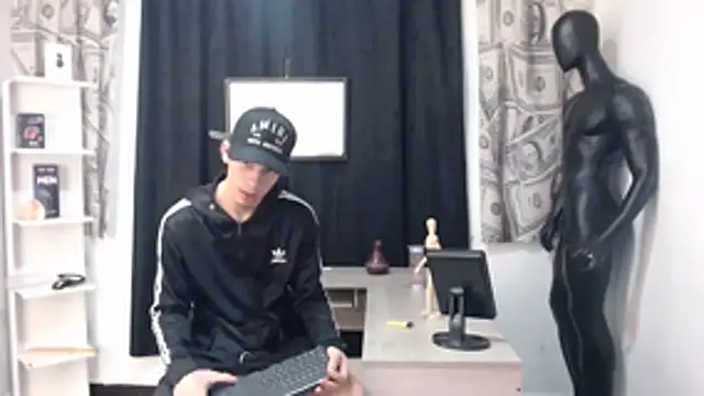 Snapshot of Pride_couple chatting on 02-24-26, 11:25 Pride couple online show from 02-24-26, 11:25