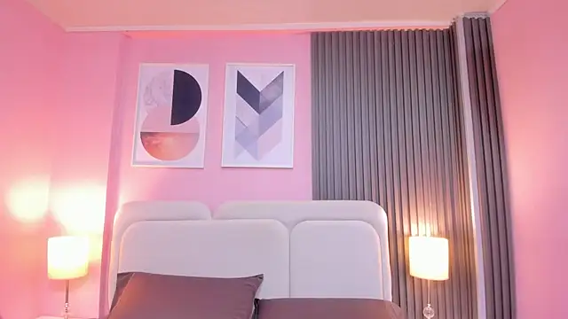 Snapshot of luly_dreams chatting on 10-18-25, 04:59 luly dreams online show from 10-18-25, 04:59