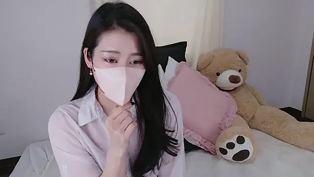 Snapshot of Ran_2323 chatting on 12-16-25, 01:54 Ran 2323 online show from 12-16-25, 01:54