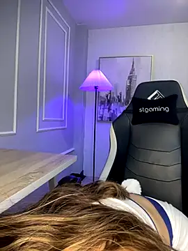 Snapshot of HoneyMollyX chatting on 10-26-25, 01:06 HoneyMollyX online show from 10-26-25, 01:06