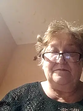 Snapshot of Katherine735 chatting on 11-11-25, 12:21 Katherine735 online show from 11-11-25, 12:21