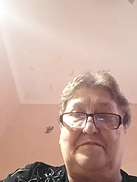 Snapshot of Katherine735 chatting on 11-25-25, 10:04 Katherine735 online show from 11-25-25, 10:04