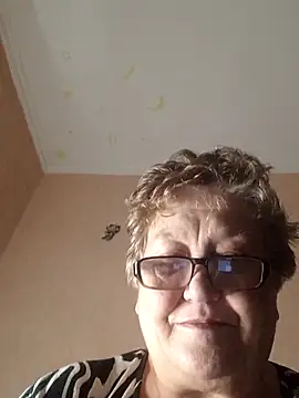 Snapshot of Katherine735 chatting on 12-17-25, 05:41 Katherine735 online show from 12-17-25, 05:41