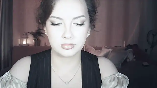 MoodieMira online show from 05-17-26, 06:59