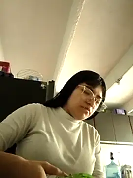 angie rousse  online show from 10-29-25, 01:24