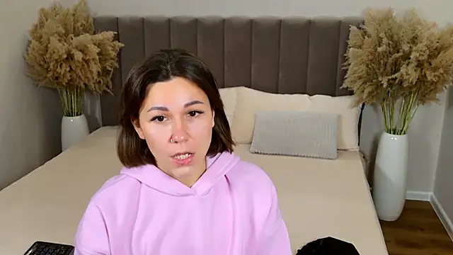 EdenSolis online show from 11-17-25, 09:37