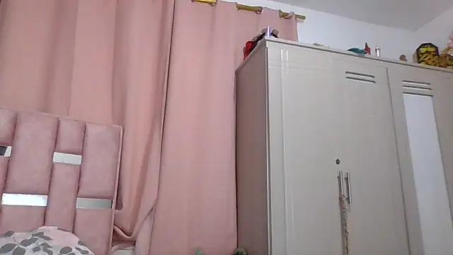 abby moss 2 online show from 12-04-25, 09:29