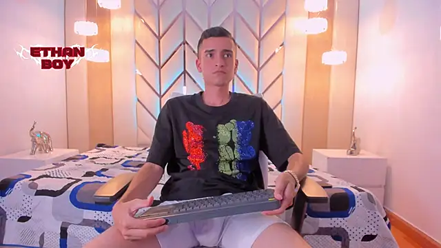 Ethan Boy  online show from 02-17-26, 08:04