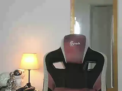 Snapshot of Ken_mailik1 chatting on 10-11-25, 04:38 Ken mailik1 online show from 10-11-25, 04:38