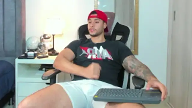 Snapshot of Ken_mailik1 chatting on 10-24-25, 05:15 Ken mailik1 online show from 10-24-25, 05:15