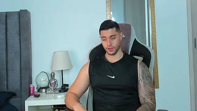 Snapshot of Ken_mailik1 chatting on 12-13-25, 07:53 Ken mailik1 online show from 12-13-25, 07:53