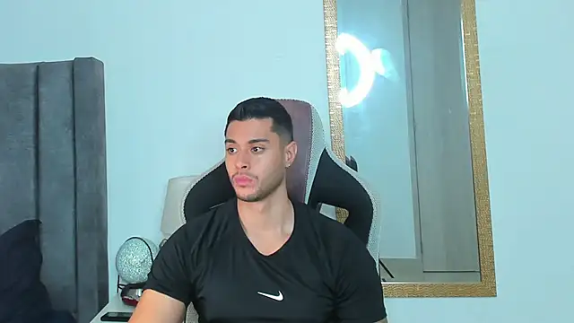 Snapshot of Ken_mailik1 chatting on 12-18-25, 05:46 Ken mailik1 online show from 12-18-25, 05:46