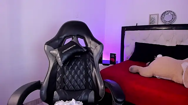 Barbieteeen online show from 11-29-25, 04:37