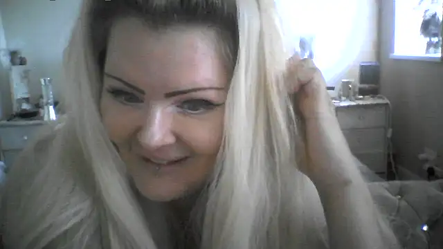 Sultress6969 online show from 10-11-25, 01:20