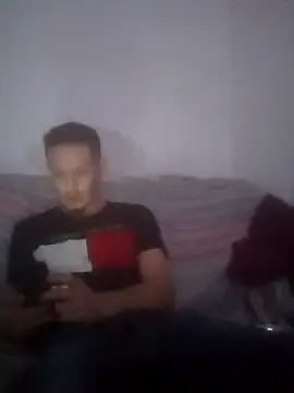 Snapshot of Graimito chatting on 10-25-25, 09:06 Graimito online show from 10-25-25, 09:06