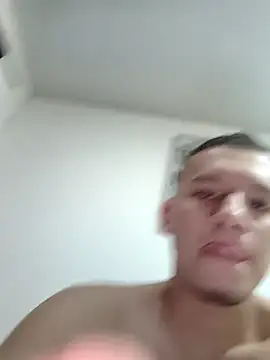 Snapshot of andriu656 chatting on 10-28-25, 05:44 andriu656 online show from 10-28-25, 05:44