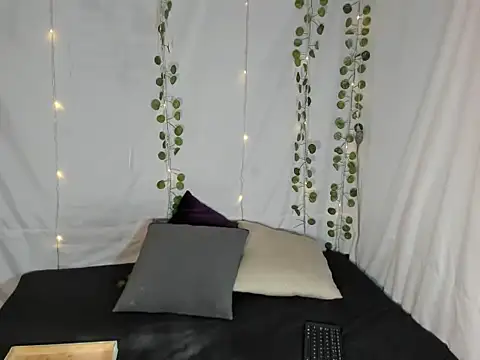 Perla Jonhson Rs online show from 10-15-25, 01:00