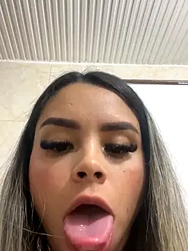 Snapshot of sarita-moree chatting on 10-11-25, 02:00 sarita-moree online show from 10-11-25, 02:00