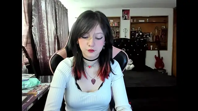 Snapshot of Maki_Zein_ chatting on 11-19-25, 05:24 Maki Zein online show from 11-19-25, 05:24