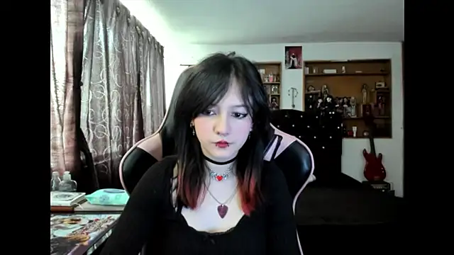 Snapshot of Maki_Zein_ chatting on 11-20-25, 05:45 Maki Zein online show from 11-20-25, 05:45