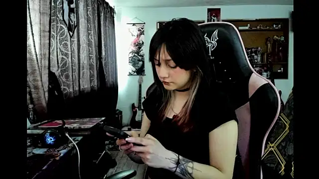 Snapshot of Maki_Zein_ chatting on 01-13-26, 08:47 Maki Zein online show from 01-13-26, 08:47