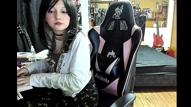 Snapshot of Maki_Zein_ chatting on 02-13-26, 08:32 Maki Zein online show from 02-13-26, 08:32