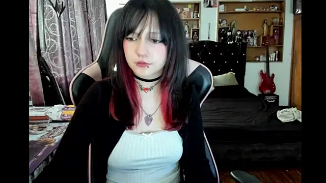 Snapshot of Maki_Zein_ chatting on 03-12-26, 01:06 Maki Zein online show from 03-12-26, 01:06