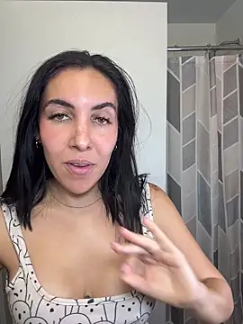 Snapshot of Lolathebaddie chatting on 10-27-25, 05:06 Lolathebaddie online show from 10-27-25, 05:06