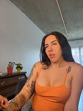 Snapshot of Lolathebaddie chatting on 02-24-26, 05:11 Lolathebaddie online show from 02-24-26, 05:11