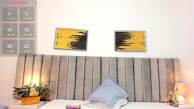  naylaa  online show from 10-30-25, 04:25