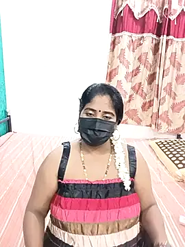 Snapshot of tamil-aunt chatting on 10-15-25, 04:18 tamil-aunt online show from 10-15-25, 04:18