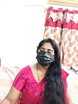 Snapshot of tamil-aunt chatting on 10-18-25, 05:25 tamil-aunt online show from 10-18-25, 05:25
